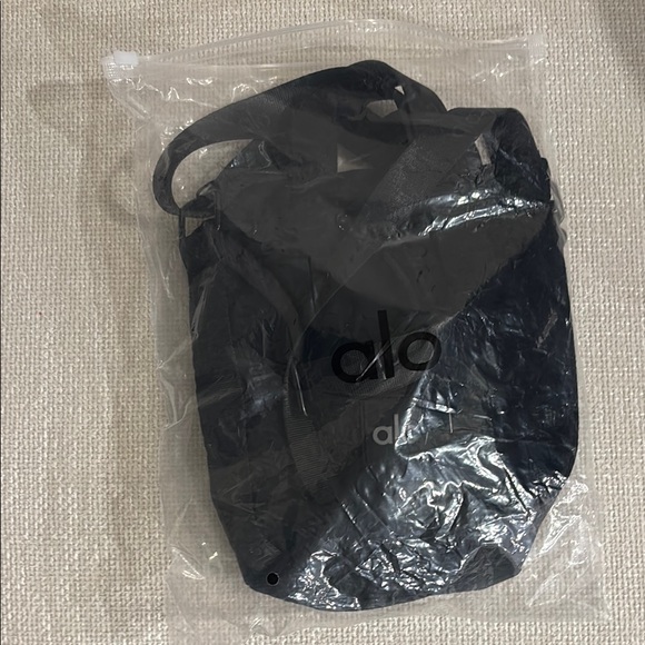 ALO Yoga Black Crossbody Bag - Picture 1 of 5